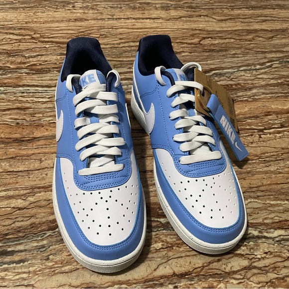 Nike - Picture 10 of 17